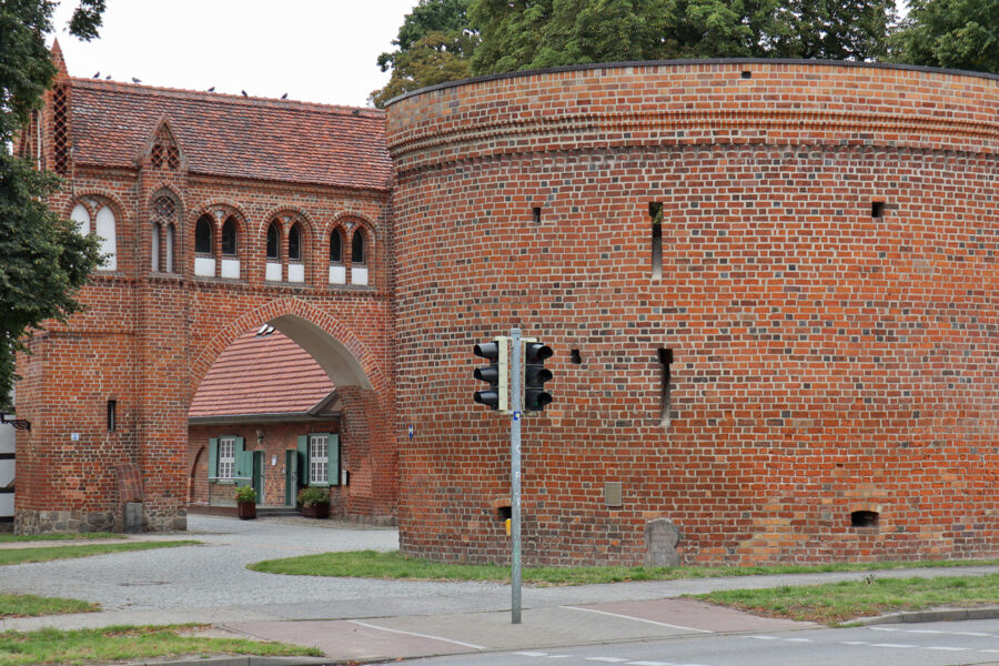 Neubrandenburg- Friedländer Tor - Vortor und Zingel