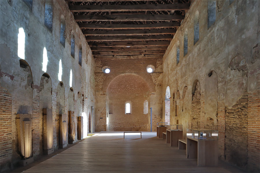 Einhardsbasilika Steinbach - Langhaus