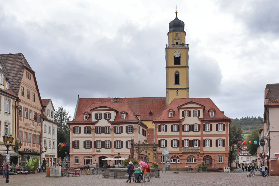 Bad Mergentheim - Marktplatz mit Zwillingshäusern