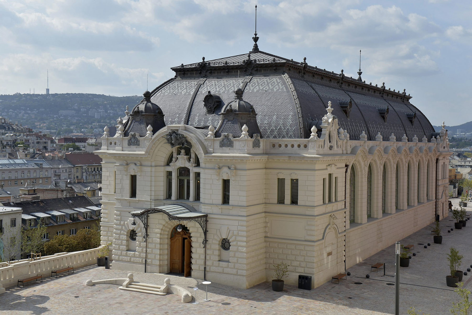 Budapest - Königliche Reithalle im Burgbezirk