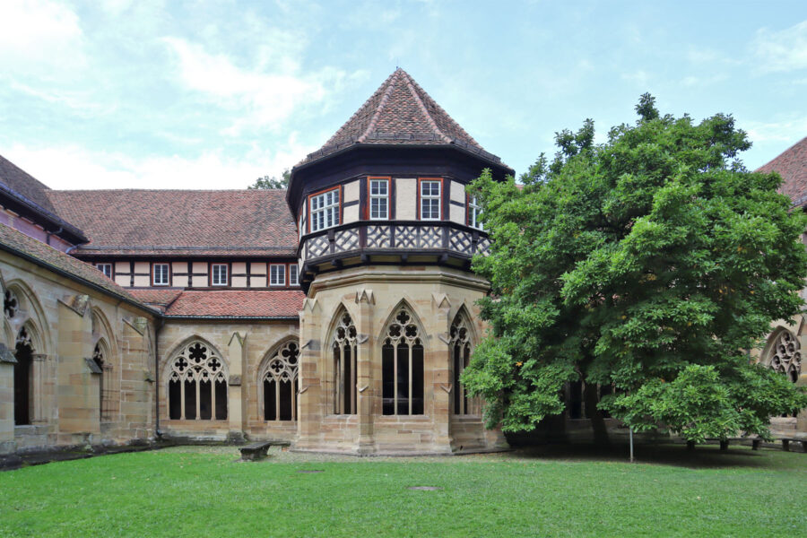 Kloster Maulbronn - Kreuzgang mit Brunnenhaus
