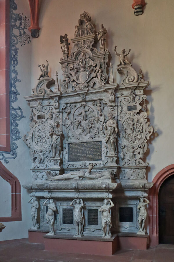 Michelstadt - Stadtkirche - Grabdenkmal für Graf Georg III.