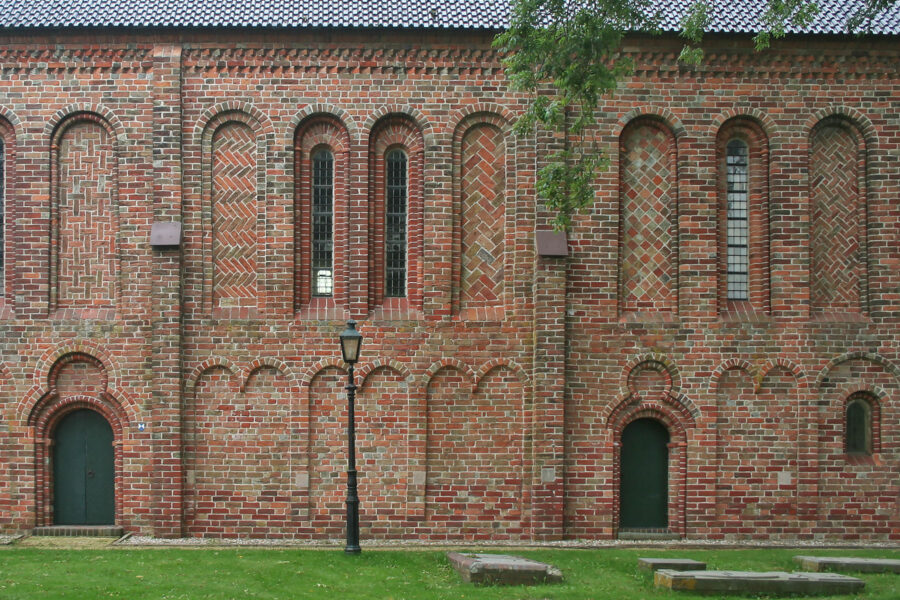 Dorfkirche 't Zandt - Zierverbände