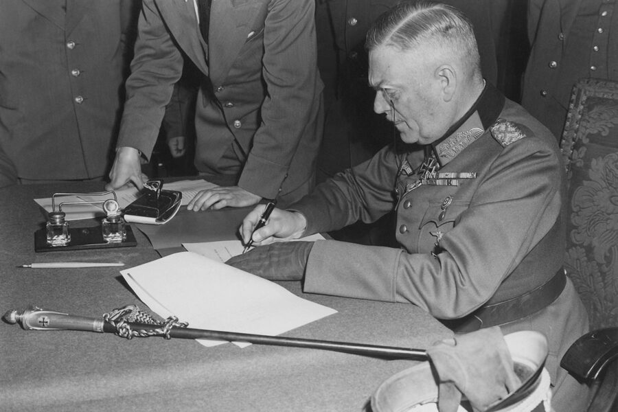 Unterzeichnung Kapitulation Generalfeldmarschall Wilhelm Keitel